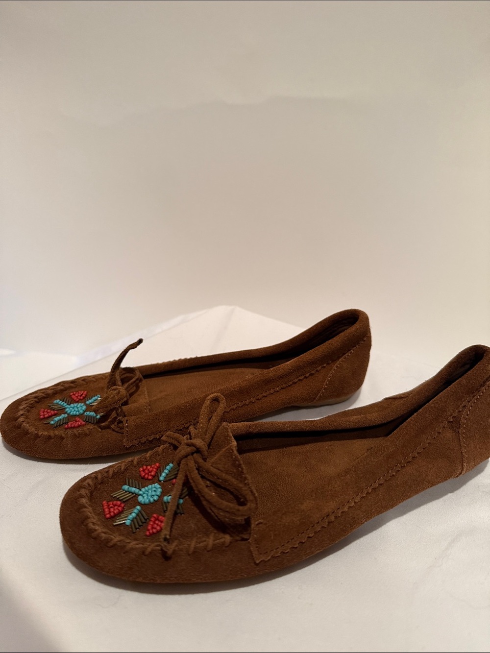 Minnetonka Brown Suede Beaded Moccasin Flats